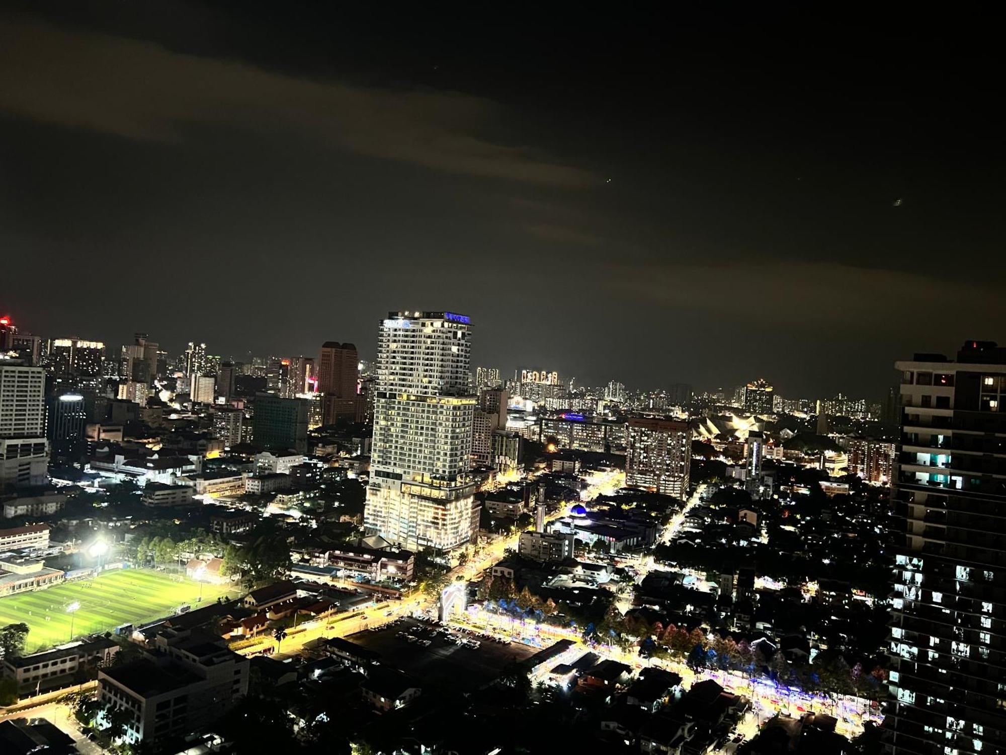 Mercu Summer Suites Klcc By Sweet Home Kuala Lumpur Exterior photo